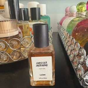 Lush Chelsea Morning Fragrance with Black Cap